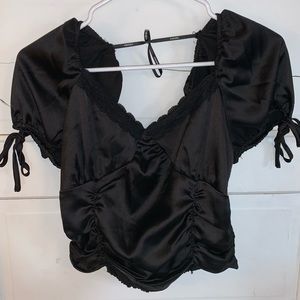 Cute black puffy shoulder top